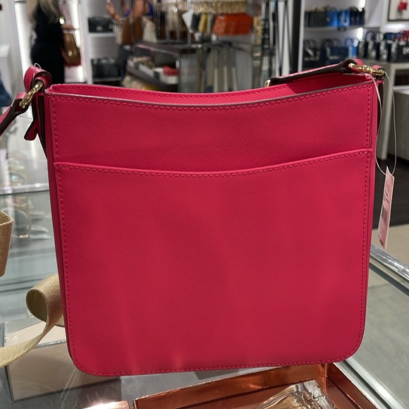 Michael Kors Jet Set Travel Small Messenger Crossbody Bag
Electric Pink 
NWT - Picture 5 of 16
